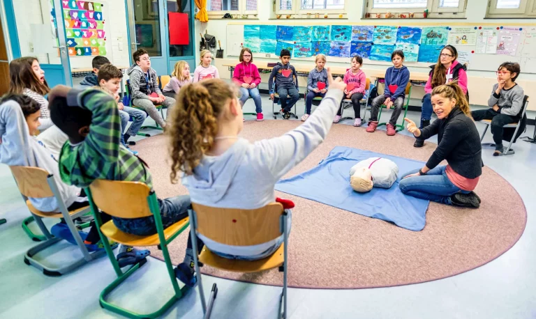 erste hilfe kurs schüler in der Schule