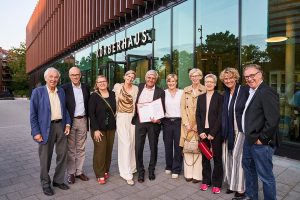 HerzretterTeam Gruppenfoto vor dem Körberhaus