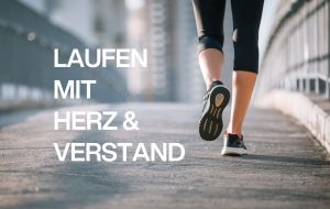 Beine einer Läuferin ab Oberschenkelansatz in Rückansicht